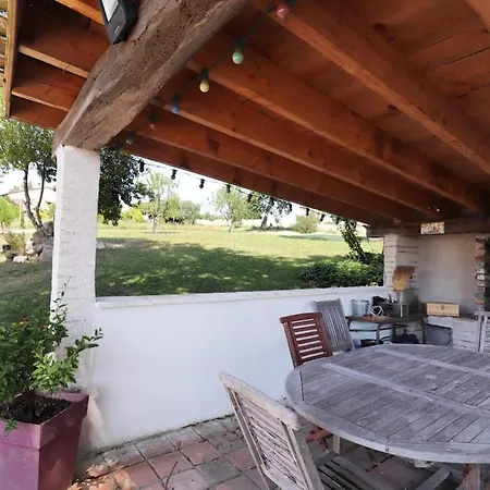 Domaine Ghislaine Farm And 12p With Pool *